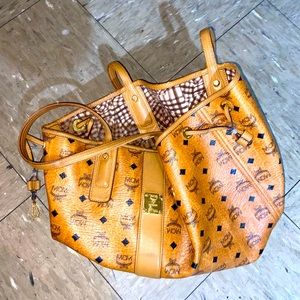 McM Liz reversible medium tote